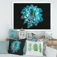 DesignArt 'Izbliza cvijeta s bijelim i plavim laticama tradicionalnim uokvirenim umjetničkim printom